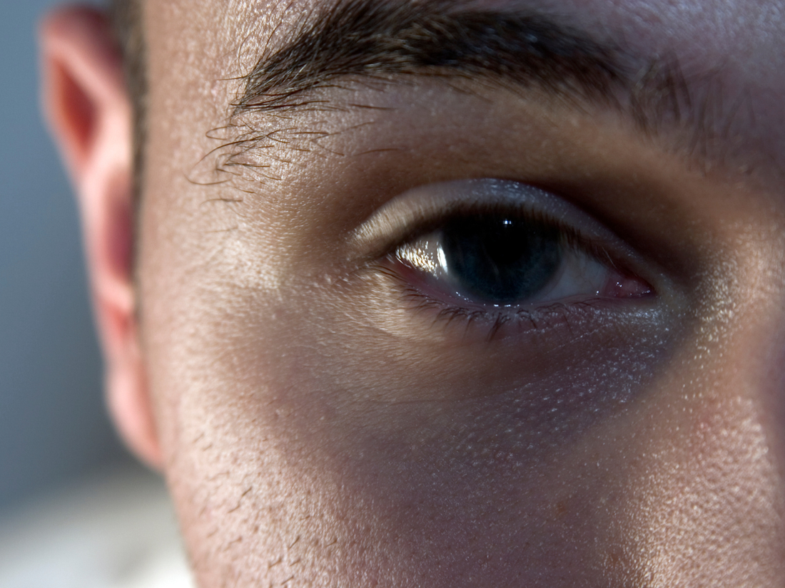Sudor en los ojos al correr: cómo evitarlo de una vez